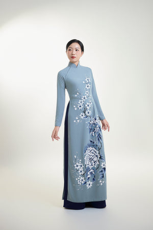 Áo dài lụa vẽ tay màu xám